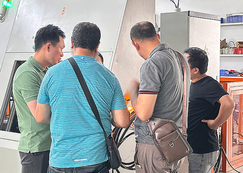 Πιό πρόσφατες ειδήσεις επιχείρησης περίπου Οι Αλγερινοί πελάτες έρχονται να επισκεφτούν την εταιρεία μας!